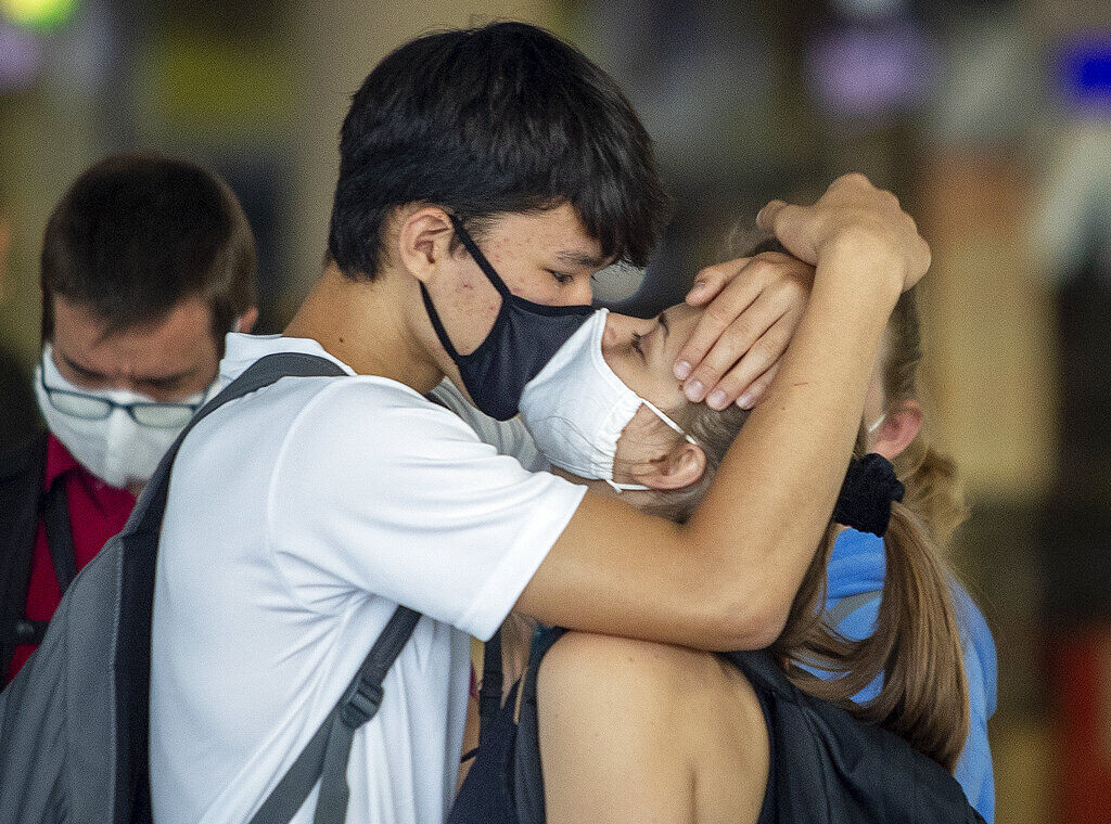 APTOPIX Virus Outbreak Germany